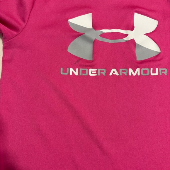 Under Armour clothing set Pink Athletic T-shirt and black and white shorts - Picture 4 of 12